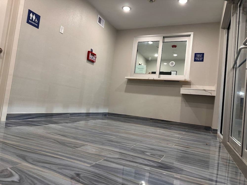 Hotel Park Place interior in Houston, TX — gallery photo 2