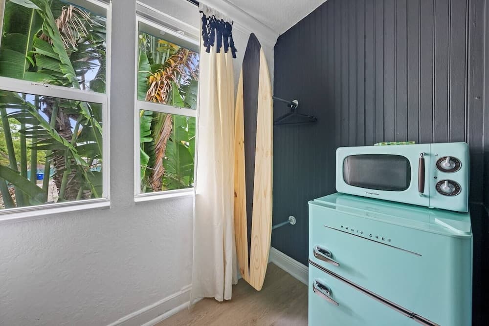 Las Olas Guest House interior in Fort Lauderdale, FL — gallery photo 2