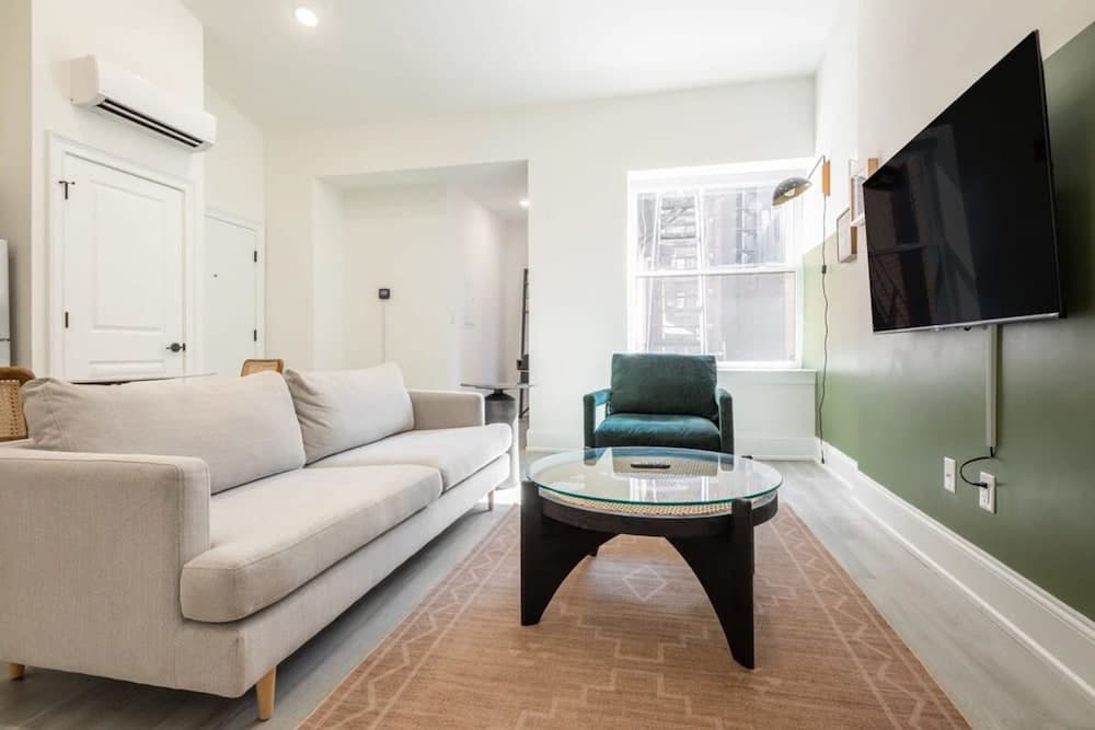 Sosuite 1BR Apt w W/d, Desk Alcove property views in Philadelphia, PA — gallery photo 3