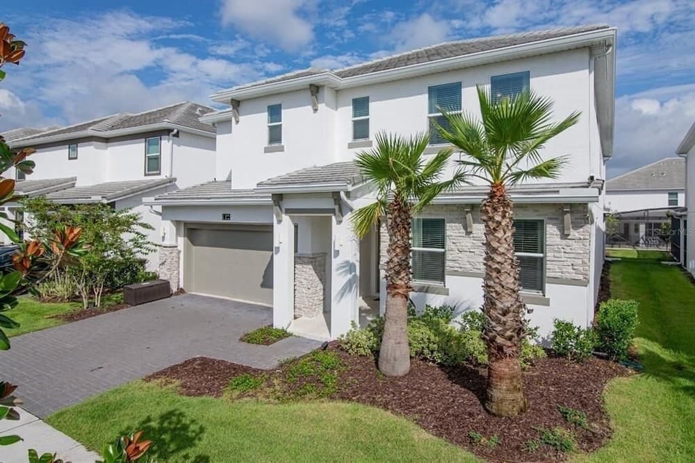 Enchanted Fantasy featured exterior or lobby in Kissimmee, FL — similar hotel
