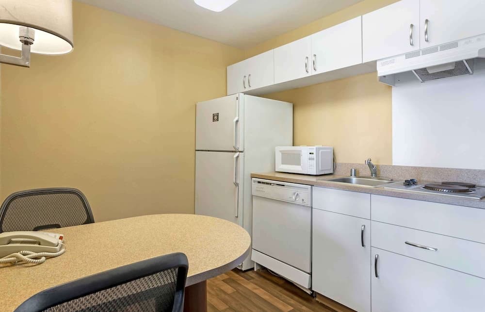 Extended Stay America Suites Houston Med Ctr Braeswood Bl interior in Houston, TX — gallery photo 2