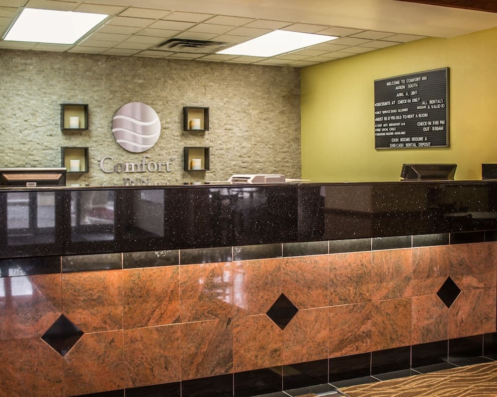 Quality Inn Akron South interior in Akron, OH — gallery photo 2