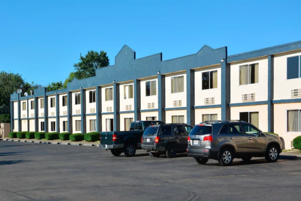 Buckeye Inn Express featured exterior or lobby in Columbus, OH — similar hotel