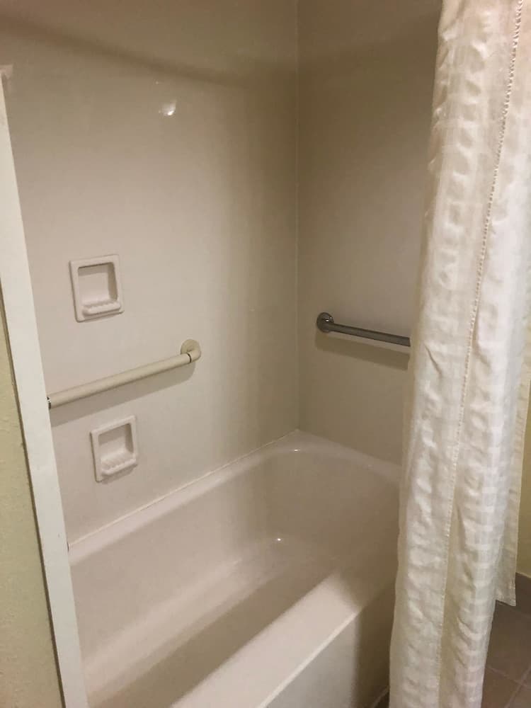 Quality Inn Baytown - Houston East interior in Baytown, TX — gallery photo 2