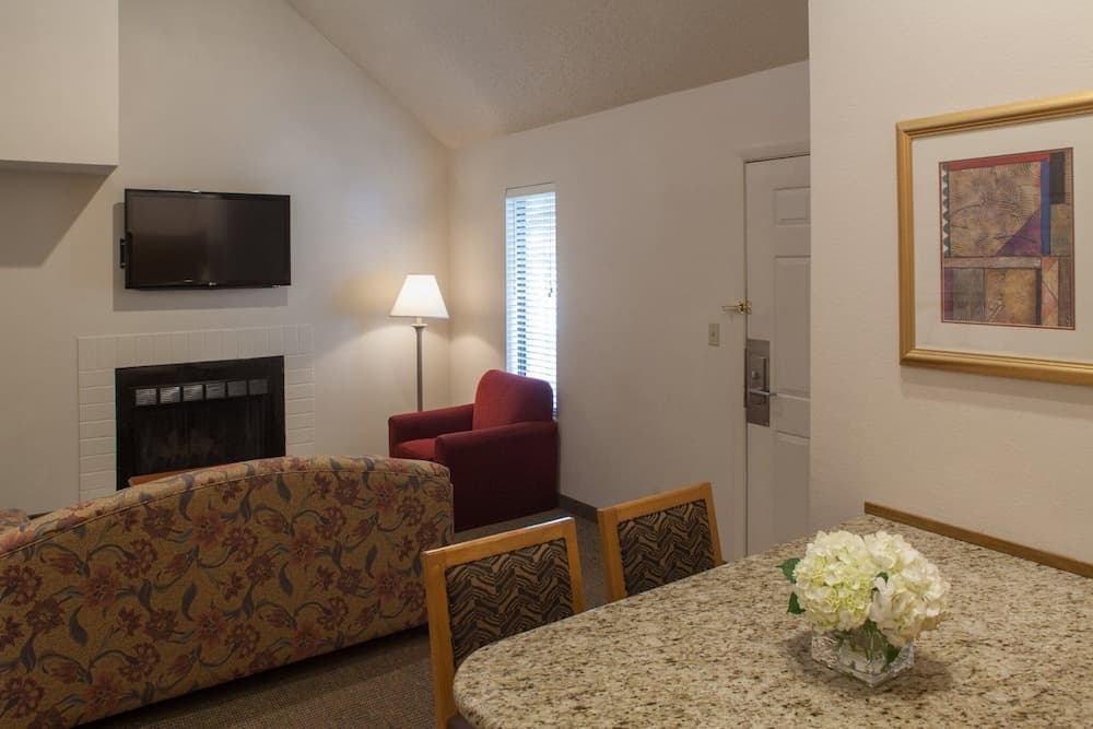 Annabell Gardens property views in Lincoln, NE — gallery photo 3