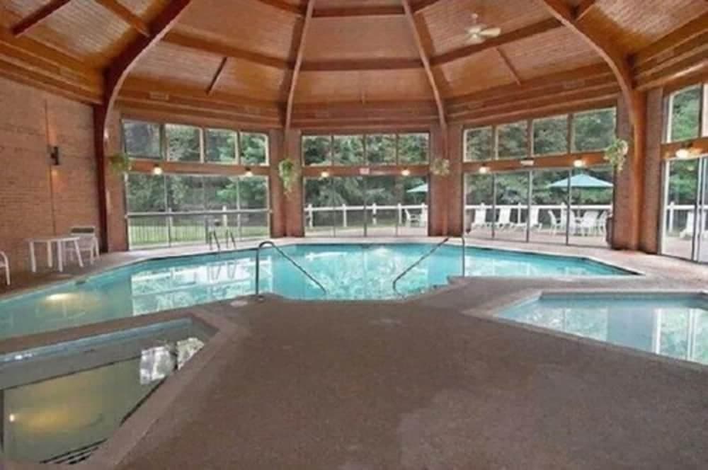Quality Inn Radford-West Blacksburg I-81 property views in Radford, VA — gallery photo 3