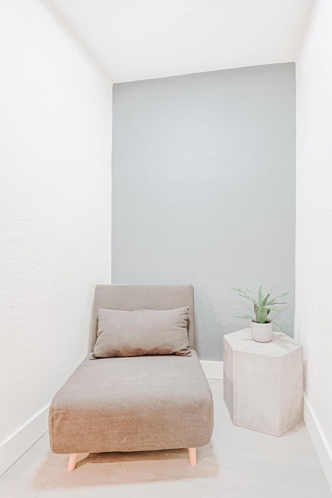 TWO Bedroom Apartment interior in Miami Beach, FL — gallery photo 2