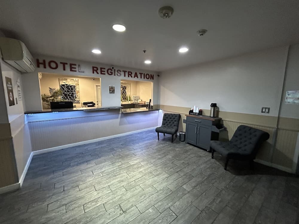 Hotel Jefe at Ojos Locos gallery photo in North Las Vegas, NV — image 6