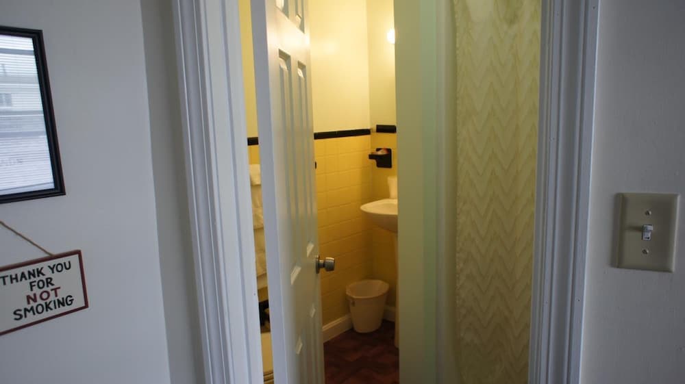 Atlantic Sands interior in Hampton, NH — gallery photo 2