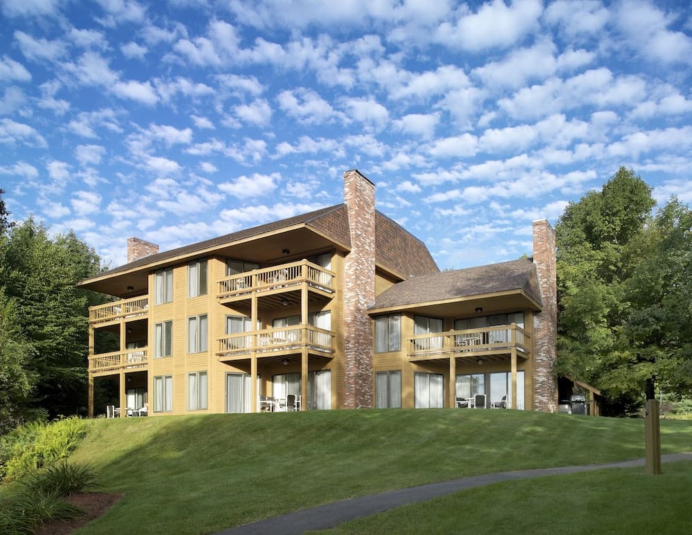 The Summit Resort featured exterior or lobby in Laconia, NH — similar hotel