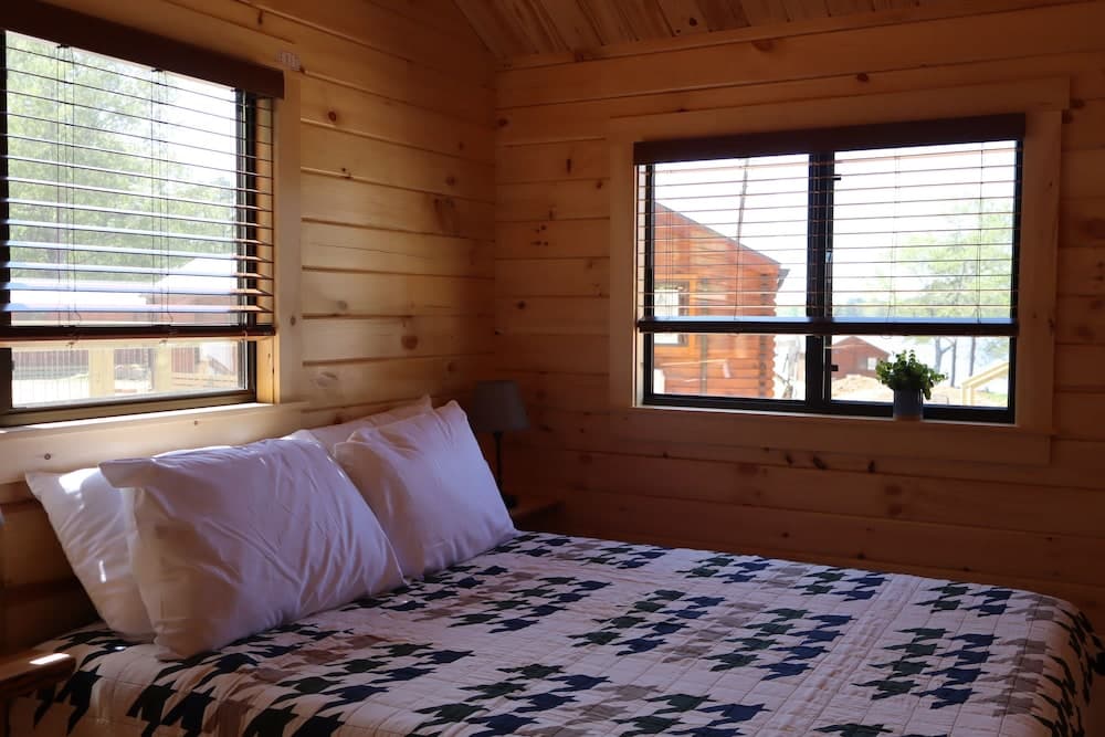 Cowan Creek Lodges property views in Centre, AL — gallery photo 3