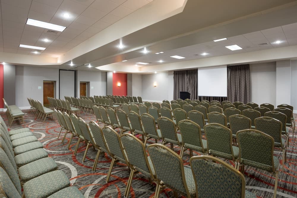 Holiday Inn Harrisburg - Hershey Area, I-81 by IHG gallery photo in Grantville, PA — image 54