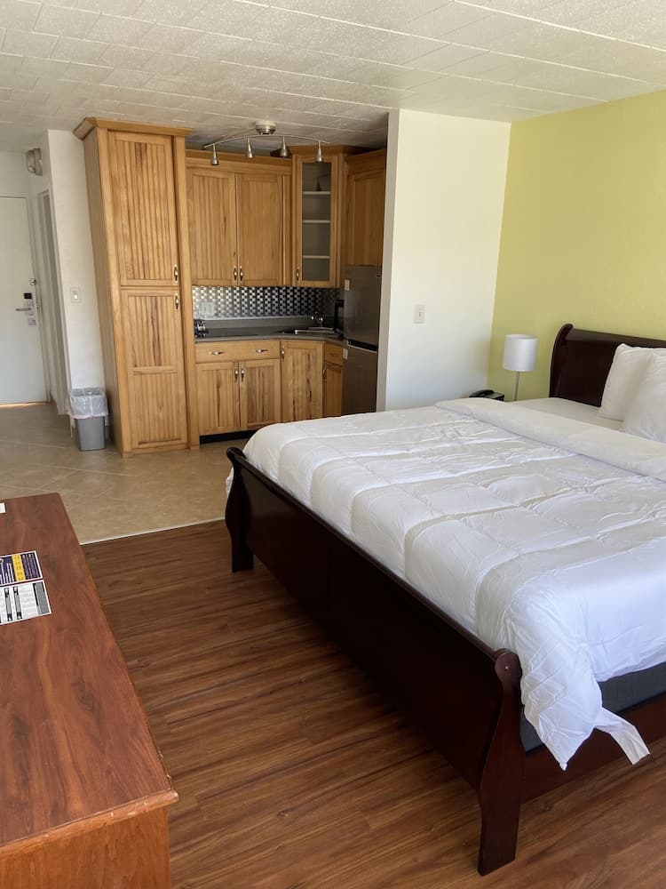Ramada by Wyndham Butler/Tesla Biohealing Resort gallery photo in Butler, PA — image 43