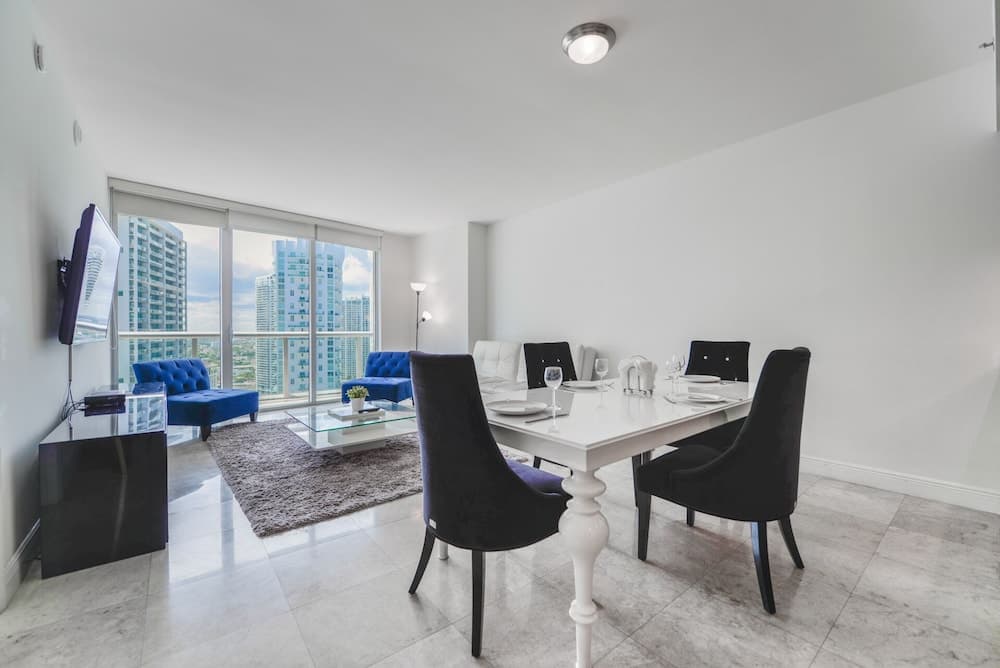 Icon Tower 3 interior in Miami, FL — gallery photo 2