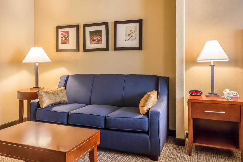 Comfort Suites Near Casinos Norwich-Uncasville CT gallery photo in Norwich, CT — image 34