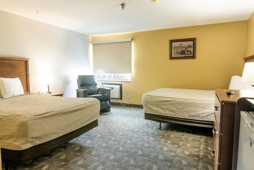 Governor's Inn a Travelodge by Wyndham property views in Pierre, SD — gallery photo 3
