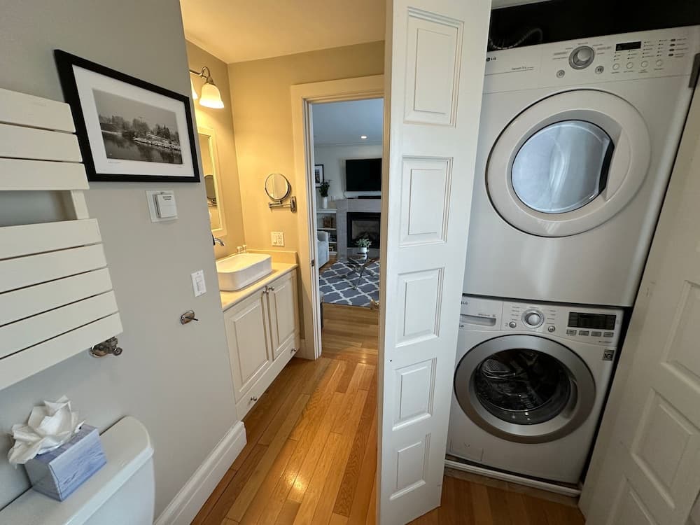 86 Dr Marcus House - Popular Broadway Area property views in Newport, RI — gallery photo 3