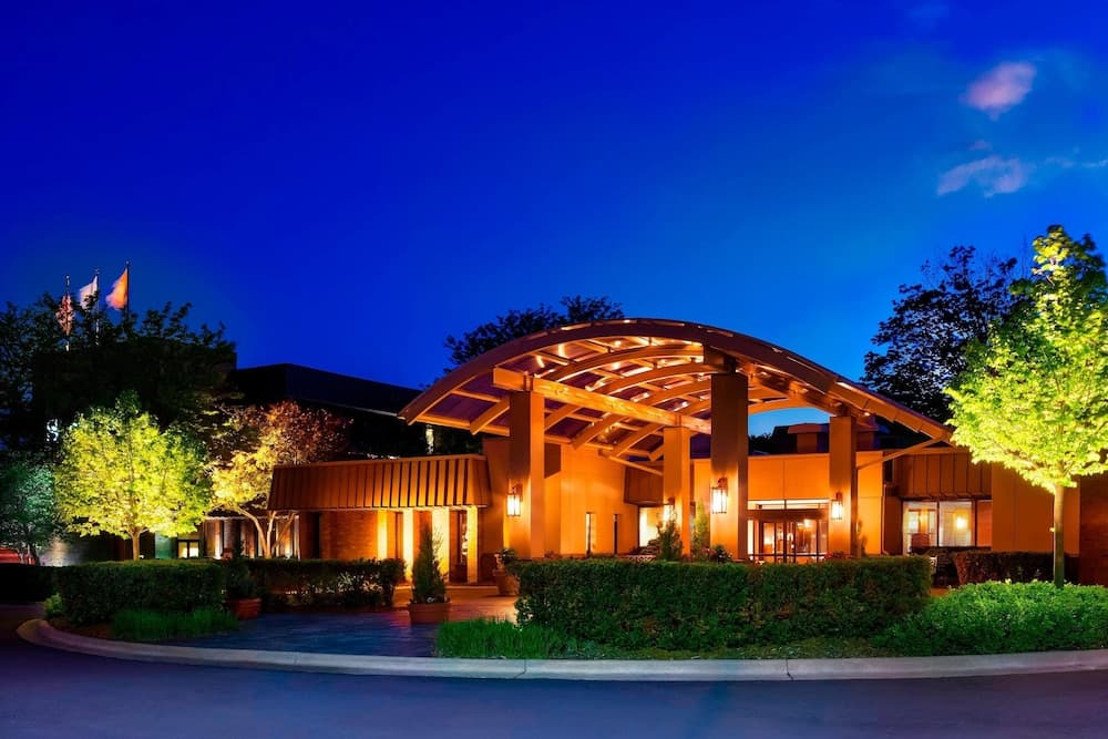 Sheraton Milwaukee Brookfield Hotel featured exterior or lobby in Brookfield, WI — similar hotel