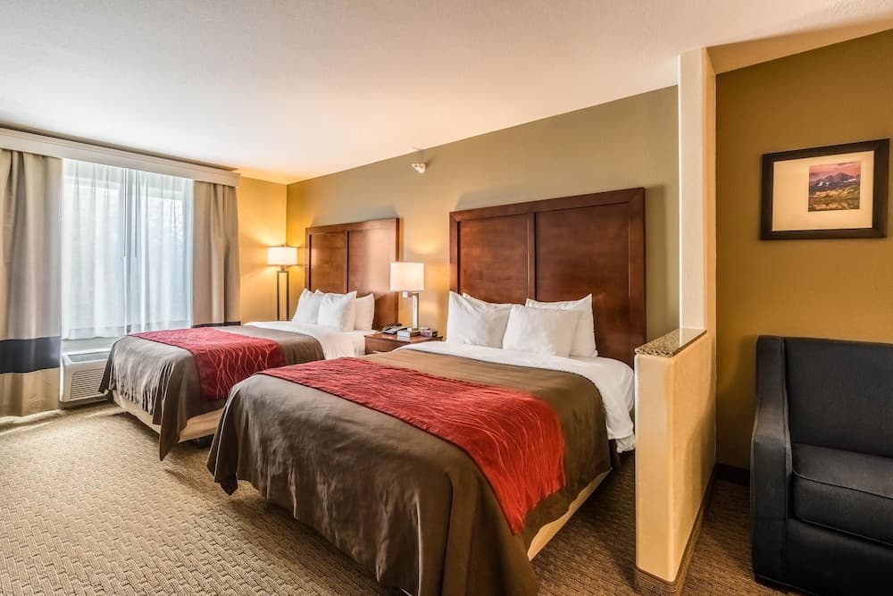 Comfort Inn & Suites Rifle interior in Rifle, CO — gallery photo 2