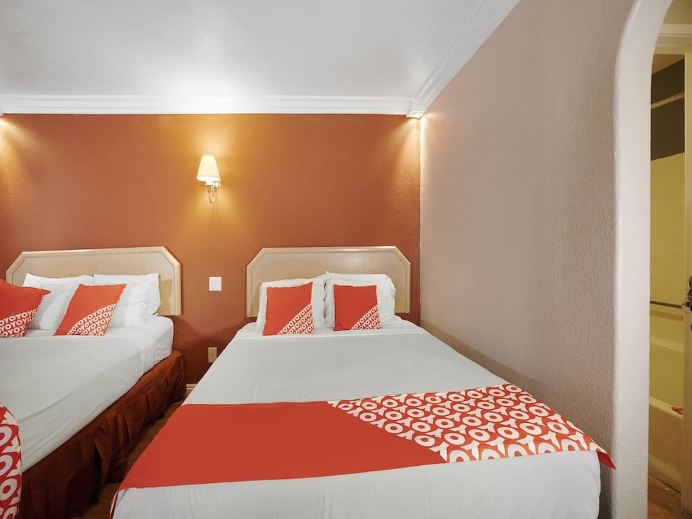 Hotel Avenida Victorville I 15 gallery photo in Victorville, CA — image 9