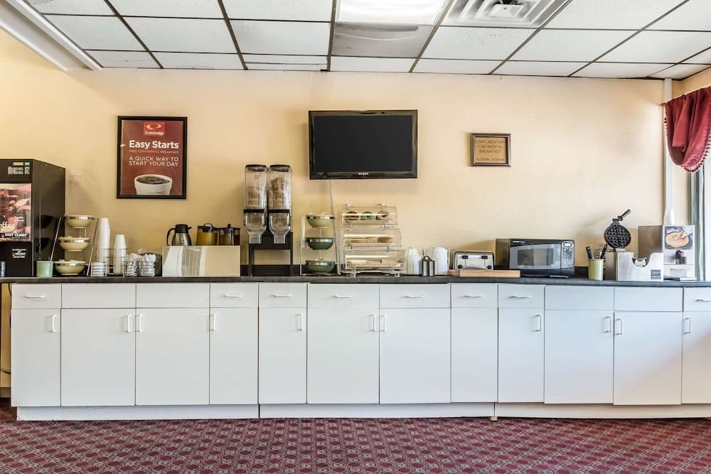 Econo Lodge Reading Airport gallery photo in Reading, PA — image 6