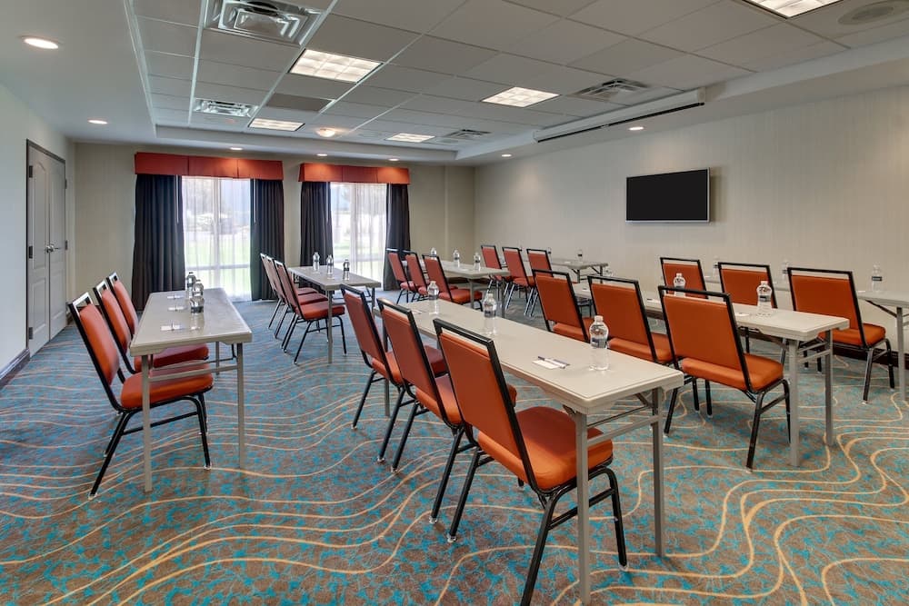 Holiday Inn Express Cheektowaga North East by IHG gallery photo in Buffalo, NY — image 51