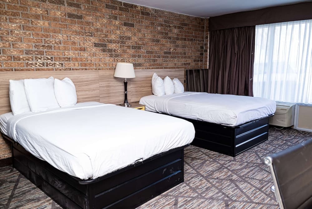 Days Inn by Wyndham Batesville AR interior in Batesville, AR — gallery photo 2