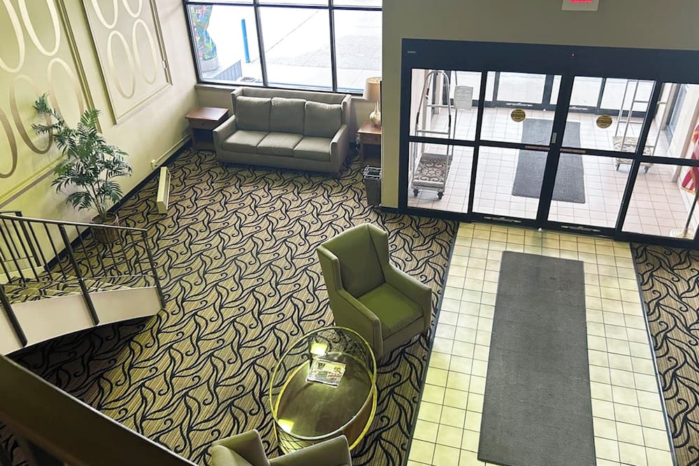 Blue Way Inn & Suites La Crosse gallery photo in La Crosse, WI — image 23