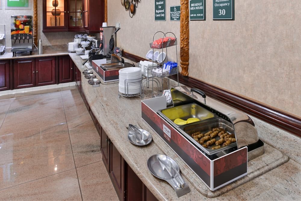 Citrus Suites Redlands Loma Linda Hotel gallery photo in Redlands, CA — image 27