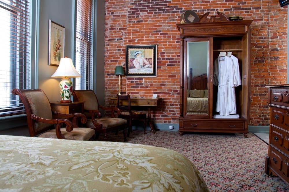 The Black Hawk Hotel gallery photo in Cedar Falls, IA — image 31