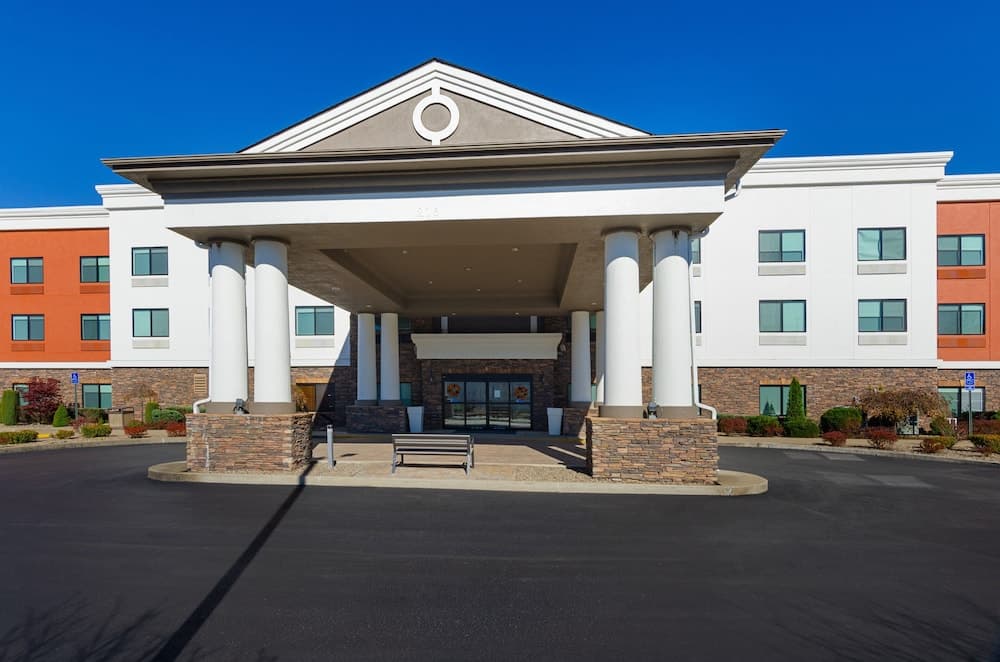 Holiday Inn Express Hotel & Suites Weston by IHG — hotel in Weston, West Virginia