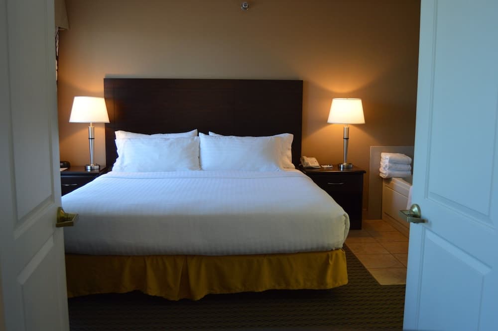 Holiday Inn Express & Suites Winner by IHG property views in Winner, SD — gallery photo 3