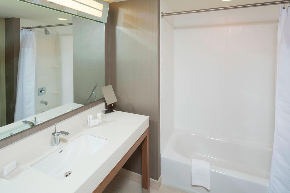 Courtyard by Marriott Dallas Midlothian-Midlothian Conf Ctr gallery photo in Midlothian, TX — image 21