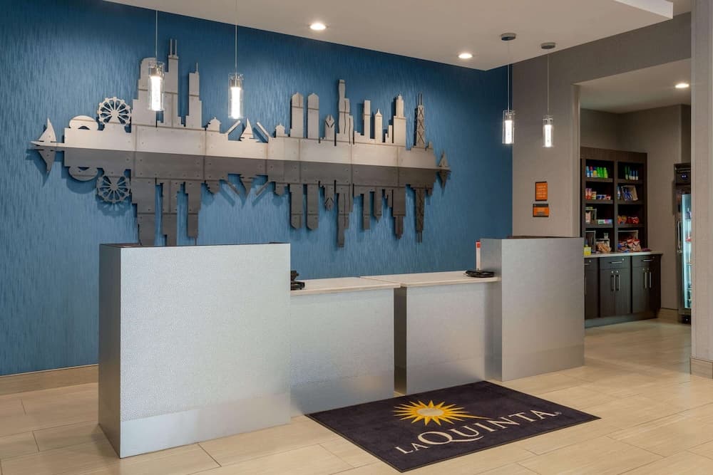 La Quinta Inn & Suites by Wyndham Shorewood gallery photo in Joliet, IL — image 31