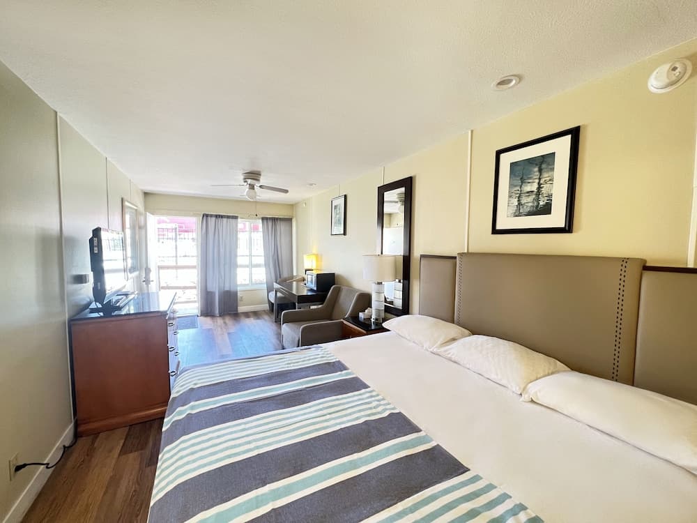 Studio 9 Big Bear interior in Big Bear Lake, CA — gallery photo 2