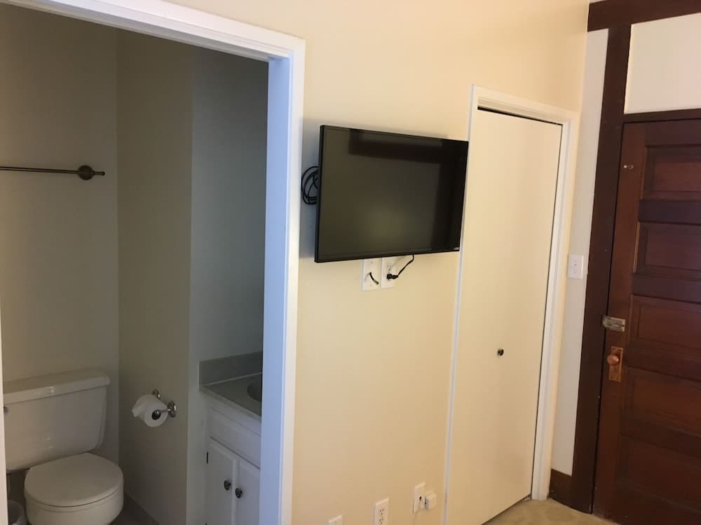 Hotel Burgess gallery photo in Reedley, CA — image 36