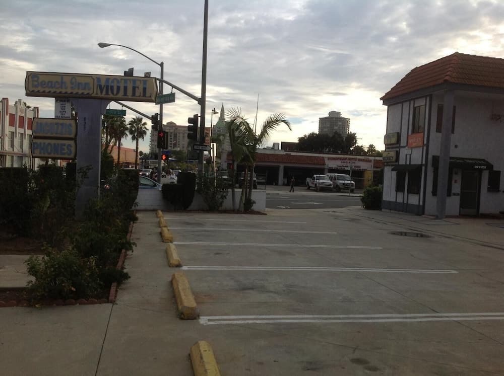 Beach Inn Motel featured exterior or lobby in Long Beach, CA — similar hotel