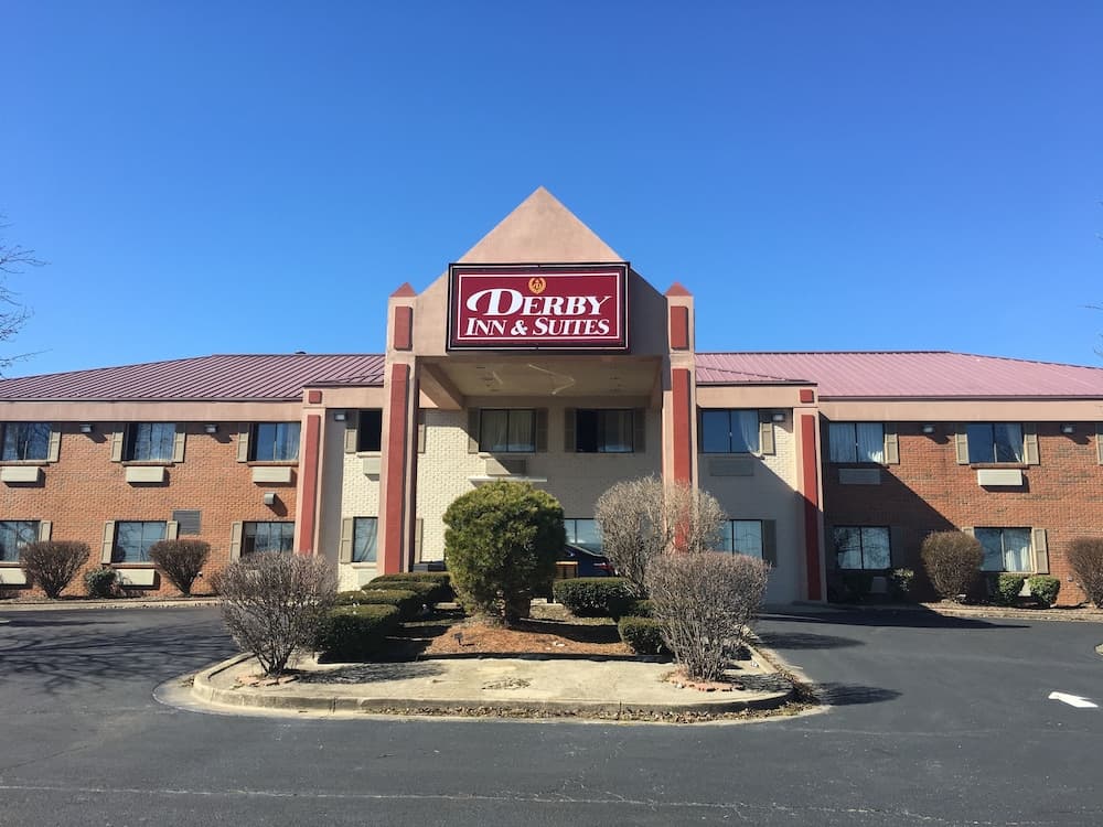 Derby Inn & Suites interior in Nicholasville, KY — gallery photo 2