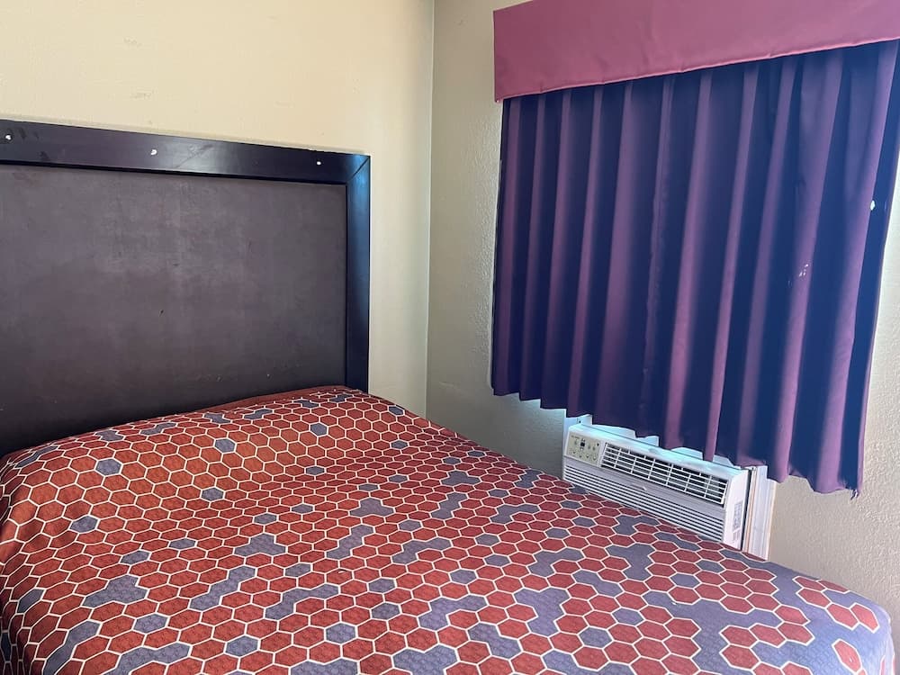 Sai Park Motel gallery photo in Lancaster, CA — image 10
