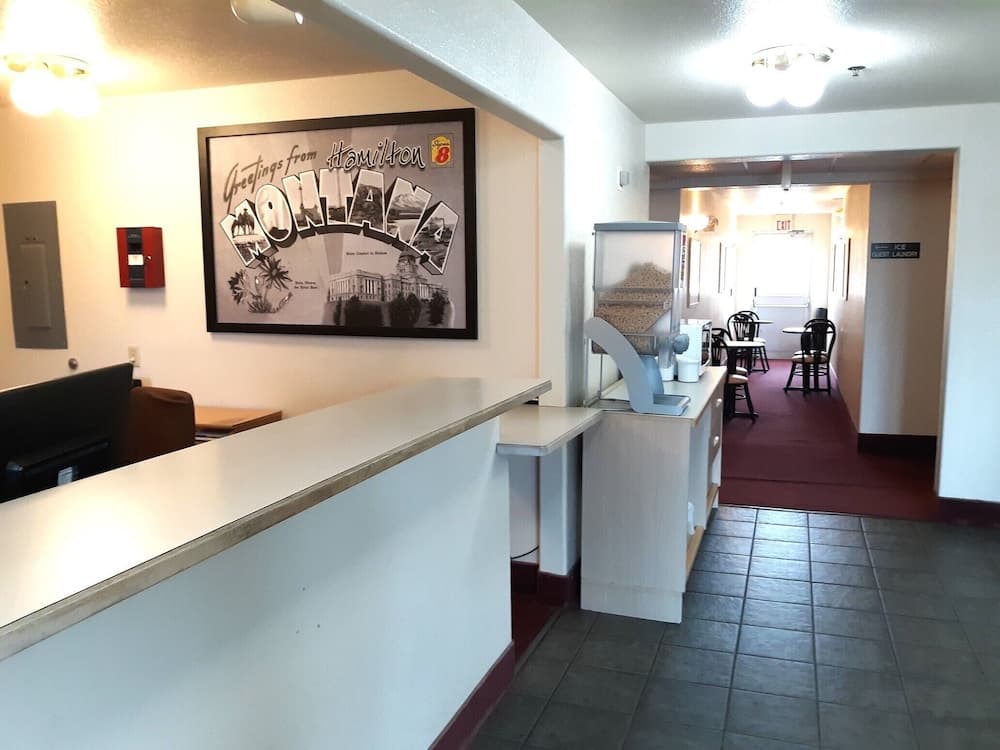 Super 8 by Wyndham Hamilton interior in Hamilton, MT — gallery photo 2