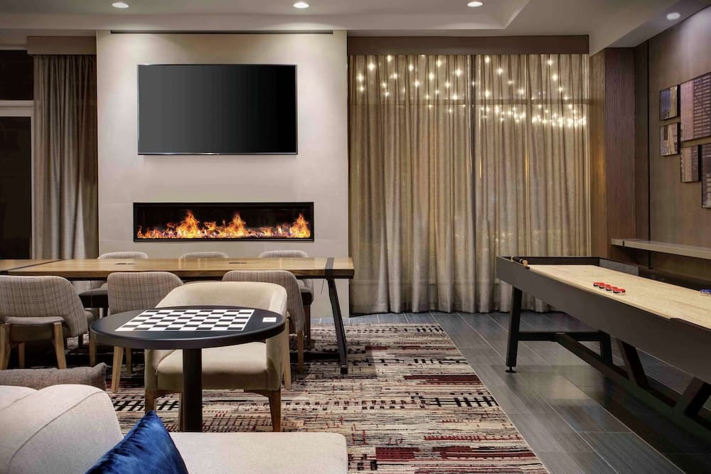 DoubleTree by Hilton Chicago Midway Airport gallery photo in Chicago, IL — image 10