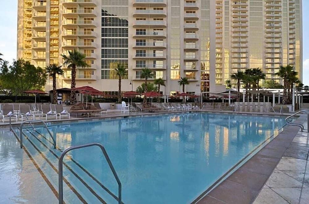 MGM Signature Executive Suite property views in Las Vegas, NV — gallery photo 3