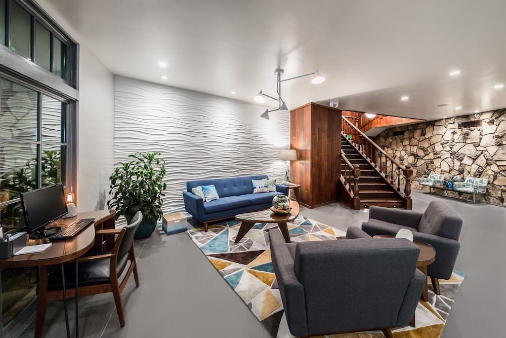 Kings Inn San Diego property views in San Diego, CA — gallery photo 3