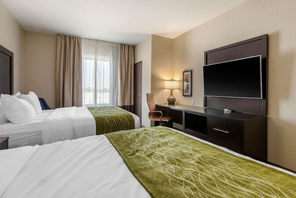 Comfort Inn & Suites Cedar Rapids CID Eastern Iowa Airport gallery photo in Cedar Rapids, IA — image 47