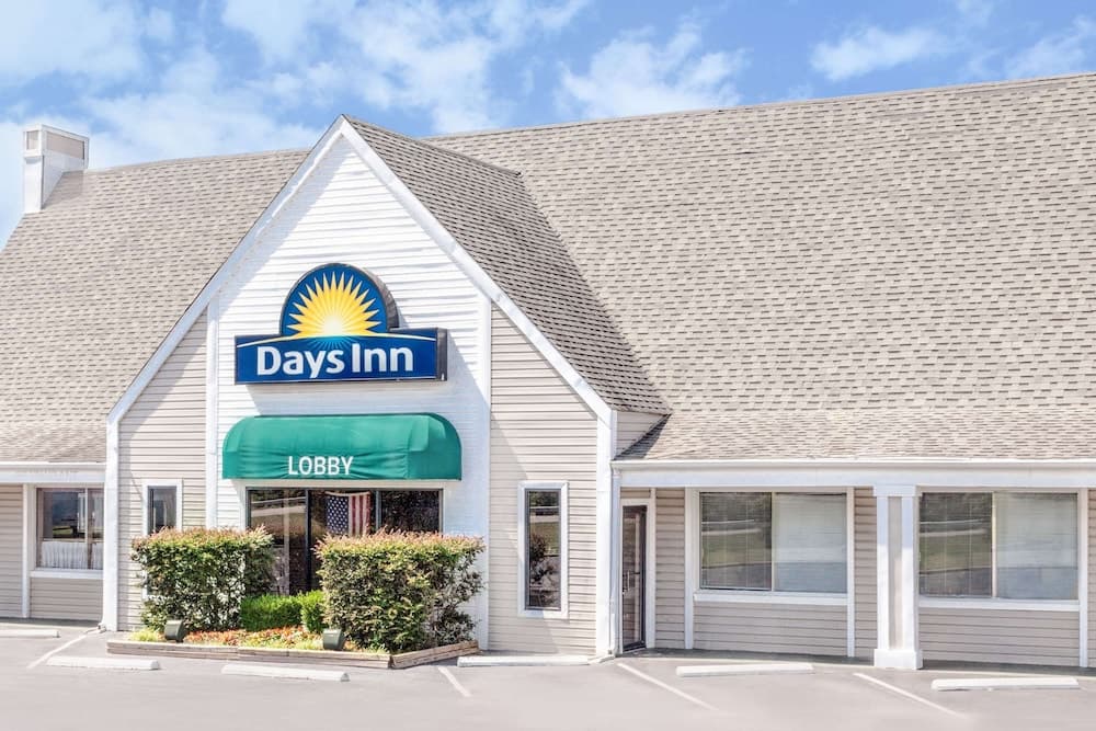 Days Inn by Wyndham Cullman featured exterior or lobby in Cullman, AL — similar hotel
