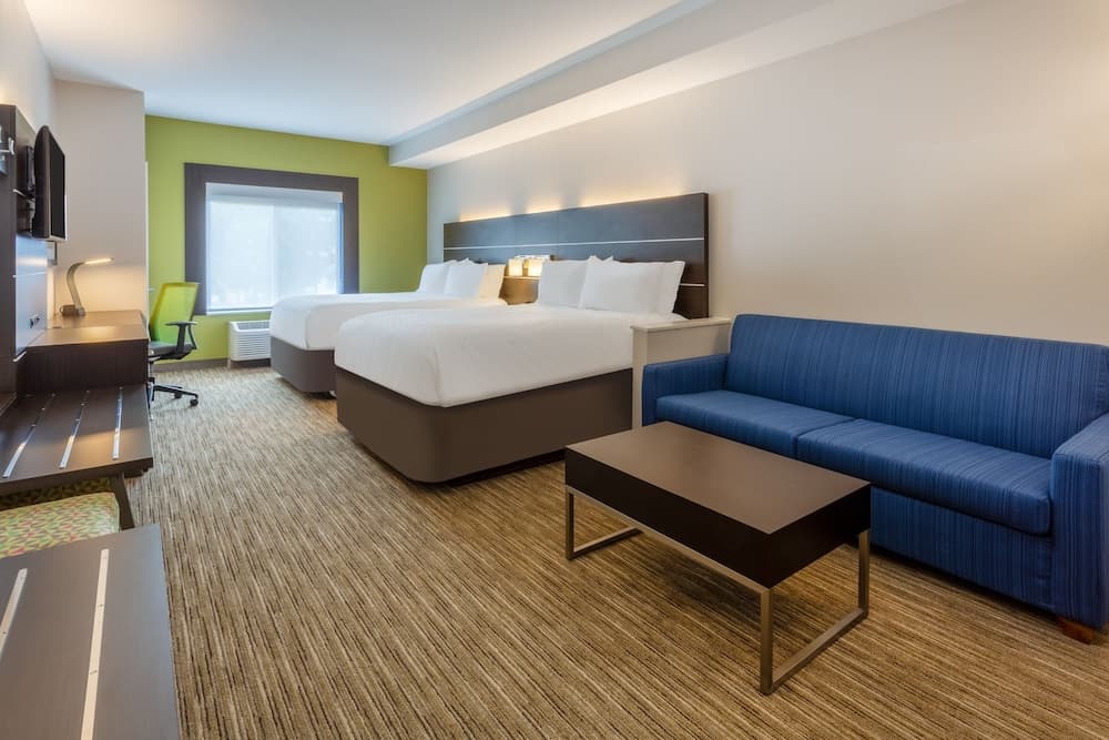 Holiday Inn Express Hotel & Suites Charlotte Arrowood by IHG property views in Charlotte, NC — gallery photo 3