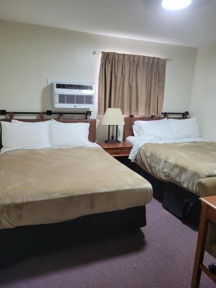 Lake Stop Resort interior in Buffalo, WY — gallery photo 2