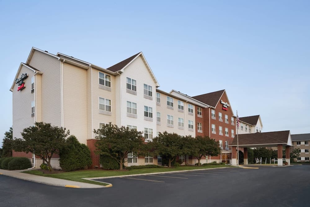 TownePlace Suites Chicago Naperville featured exterior or lobby in Naperville, IL — similar hotel