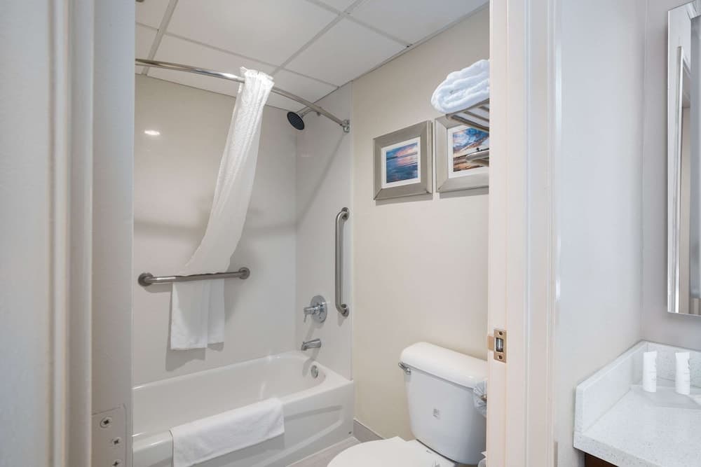 MainStay Suites John Wayne Airport by Choice Hotels gallery photo in Santa Ana, CA — image 56