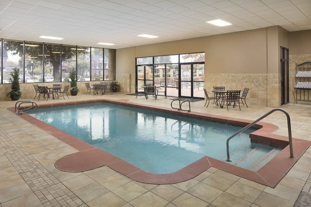 University Plaza Hotel interior in Springfield, MO — gallery photo 2